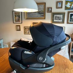 Cybex car seat with isofix base