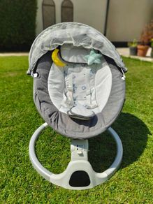 Mia electric baby swing -- Excellent condition