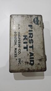 U.S.A First Aid Metal Kit