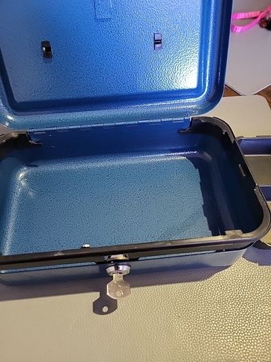 Cash box