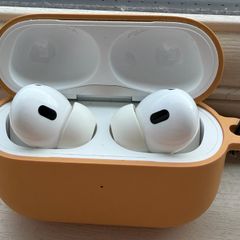 AirPods Pro 2 + case & charger