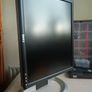 Dell UltraSharp 19" HD LCD Monitor 1907FVPt  w Rotating and Height Adjustable Stand Image 2