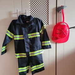 Kids Halloween fire fighter costume size: 6 years