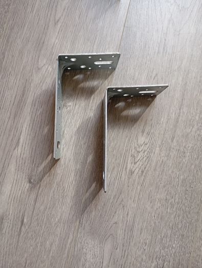 Brackets & Bolts