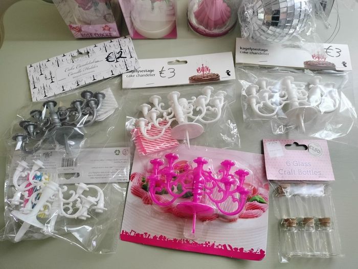 Cake toppers cake decorating