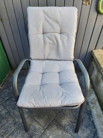 4 garden chairs