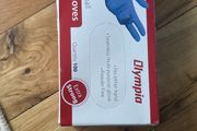 vinyl gloves