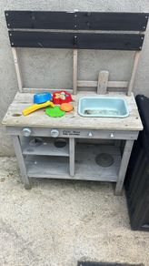 Free mud kitchen