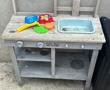 Free mud kitchen