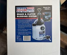 Sealey Brake & clutch bleeding system vs820.v4