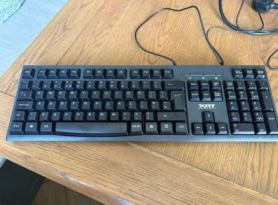 PORT Connect Wired Keyboard - Full Size USB Keyboard