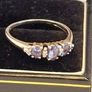 9ct gold ring Image 3
