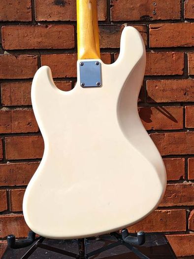 Fender Japan '62 Reissue Jazz Bass (Delivery available)