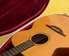 LOWDEN Acoustic Guitar O-22 with Paul Hiscox Case