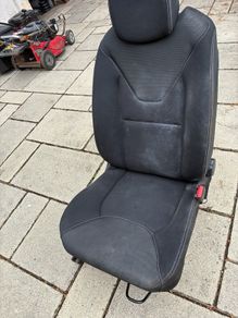 2016 renault clio drivers seat