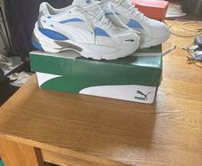 Puma runners (white & blue)