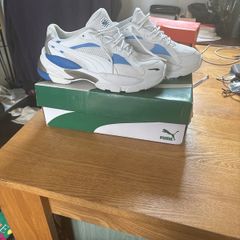 Puma runners (white & blue)