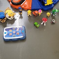 Paw patrol tower and accessories