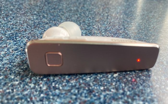 Miniso Bluetooth Wireless Headset R6100 Bluetooth wireless headset earphones in gold color, compatible with Android and iOS devices. Brand new