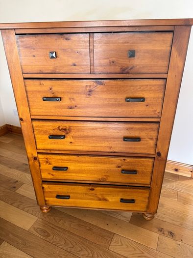 Solid wood Chest of Drawers