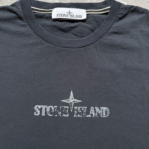 Navy stone island tshirt