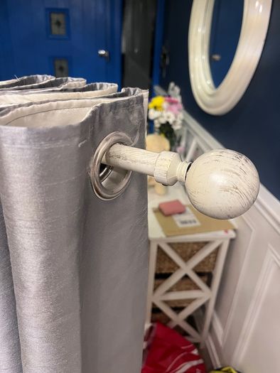 curtains and curtain pole