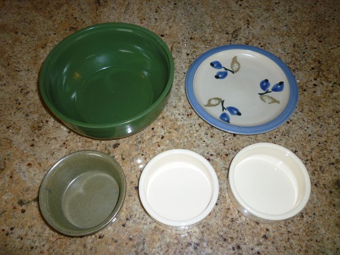 Giant Serving platter, Ramekins, Bowls, Dish. Plate. Moville. 8 ITEMS