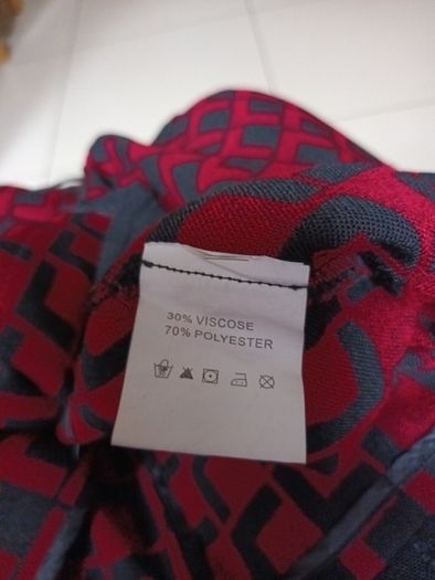 Neslay Red/Black  Box Jacket. S .18.   New- No Tag.