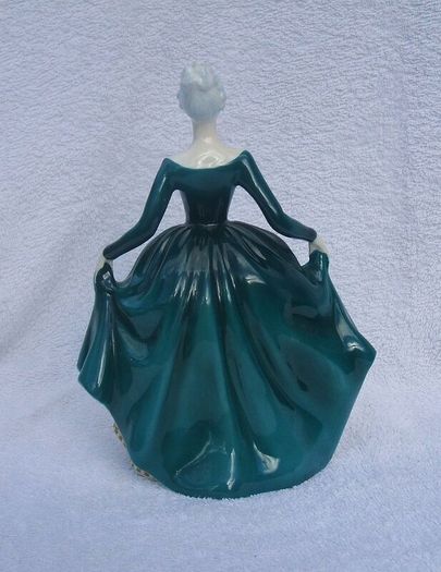REGAL LADY (Royal Doulton HN 2709) - a finely produced figurine (1970's / 1980's). 7 5/8" (193mm) height.