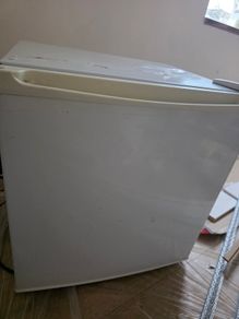 Mini fridge freezer