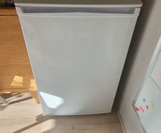 ESSENTIALS Countertop freezer in excellent condition