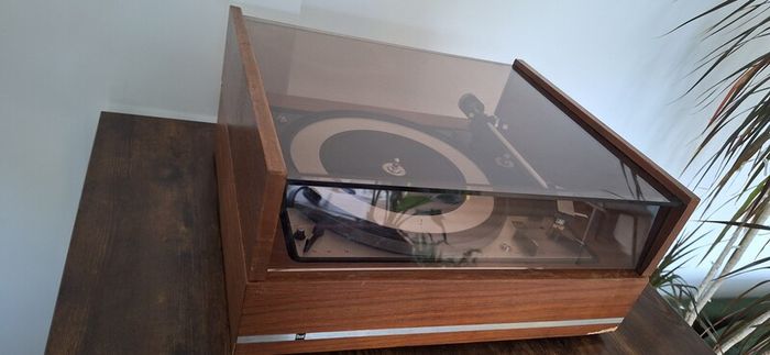 Dual 1209 Turntable/Record Player