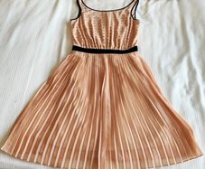 Women's DOROTHY PERKINS Peach Chiffon Pleated Dress . Size S / Size 8