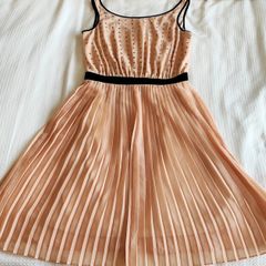 Women's DOROTHY PERKINS Peach Chiffon Pleated Dress . Size S / Size 8