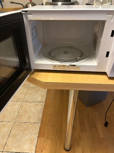 Curry's essentials microwave
