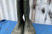 Size 10 steel toe wellingtons