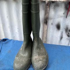 Size 10 steel toe wellingtons