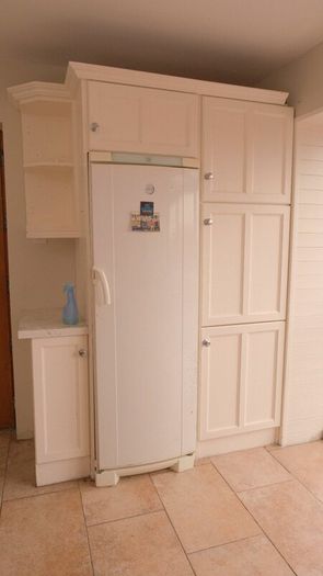Kitchen cabinets & appliances