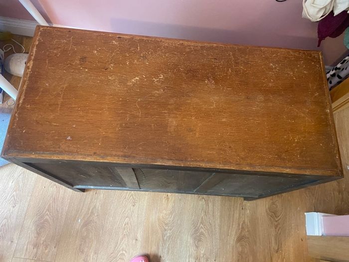 Chest of drawers