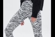 jeans Zara high waisted animal print jeans size. 40