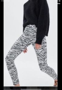 jeans Zara high waisted animal print jeans size. 40