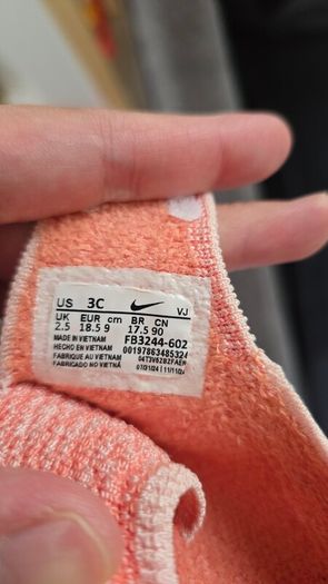 Baby walking shoes Nike swoosh 1 size UK2.5