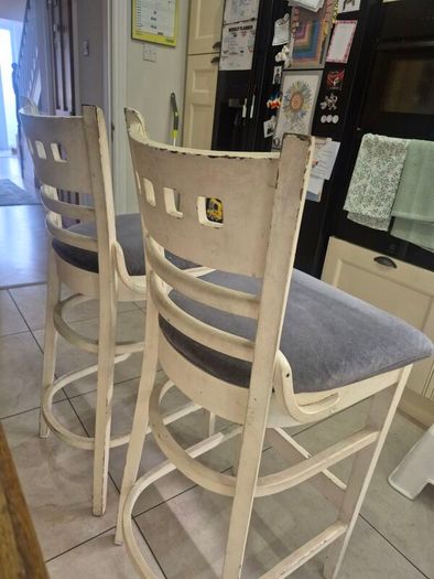 4 Beautiful Dining chairs and 2 bar stools