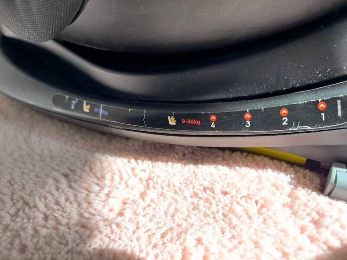 Confort Car Seat from  0  to 36 kg  ISOFIX 360 Rotating, Rear & Forward Facing