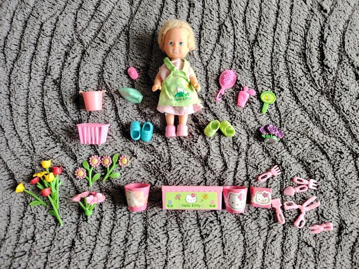 Hello Kitty Gardening Doll