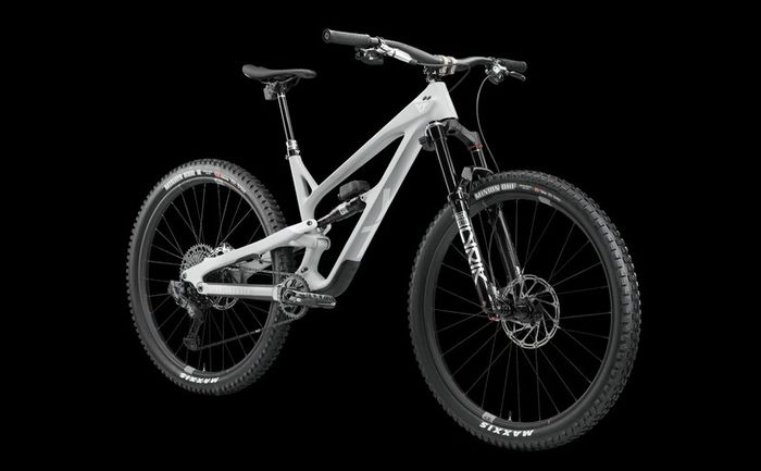 Brand New YT Jeffsy Uncaged 6 (large)