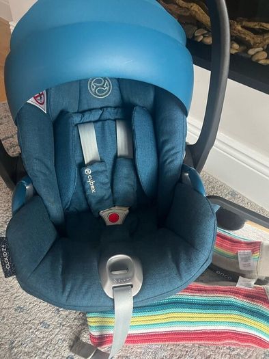 Cybex Cloud z+ with swivel base &. Mirror