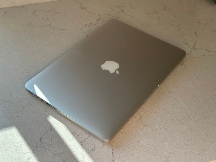 Macbook Pro Retina 2015 (512GB, 8GB, 2.7 GHz i5)