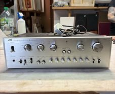 JVC VN-900 Solid State Integrated Stereo Amplifier