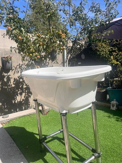 Dog grooming bath